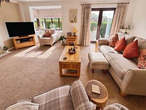 Lounge- click for photo gallery